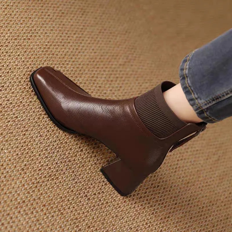 מגפיים בעלות נוכחות- שירן