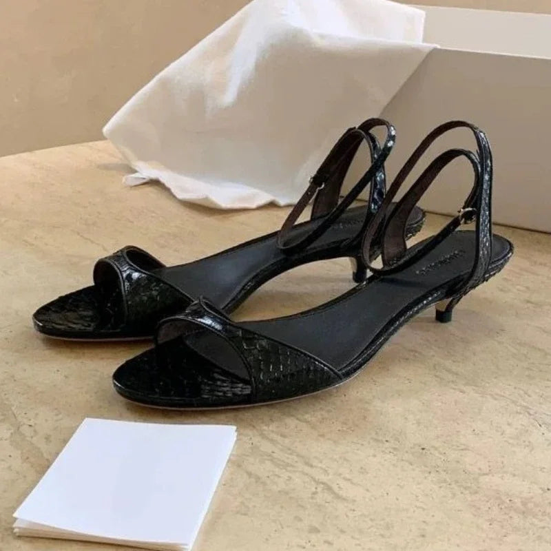 נעלי מחמאות- לילית