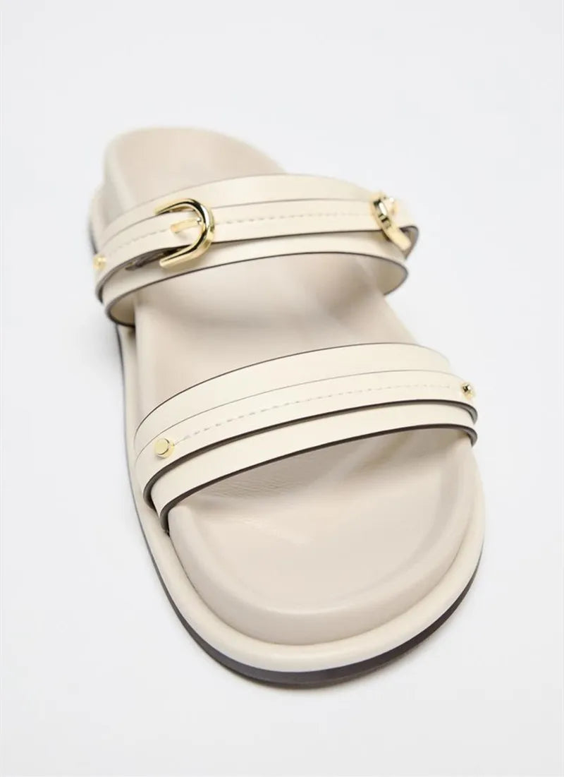 סנדלי נוכחות- שירה