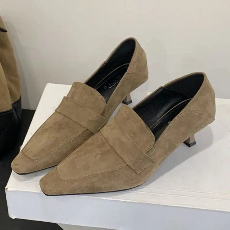 נעלי עקב מיוחדות ברמות- בנגקוק