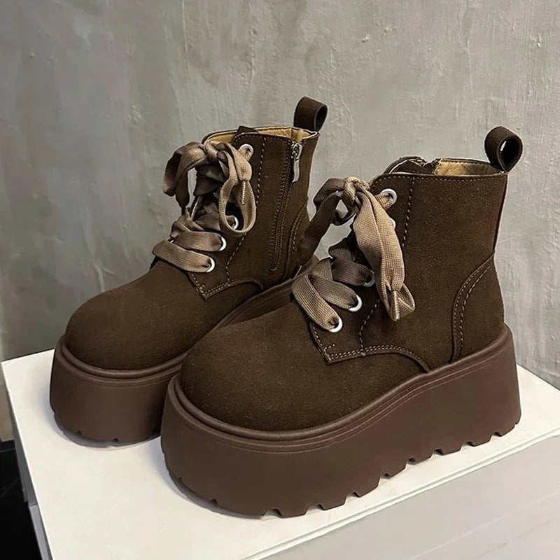 מגפיים מיוחדות- זואי