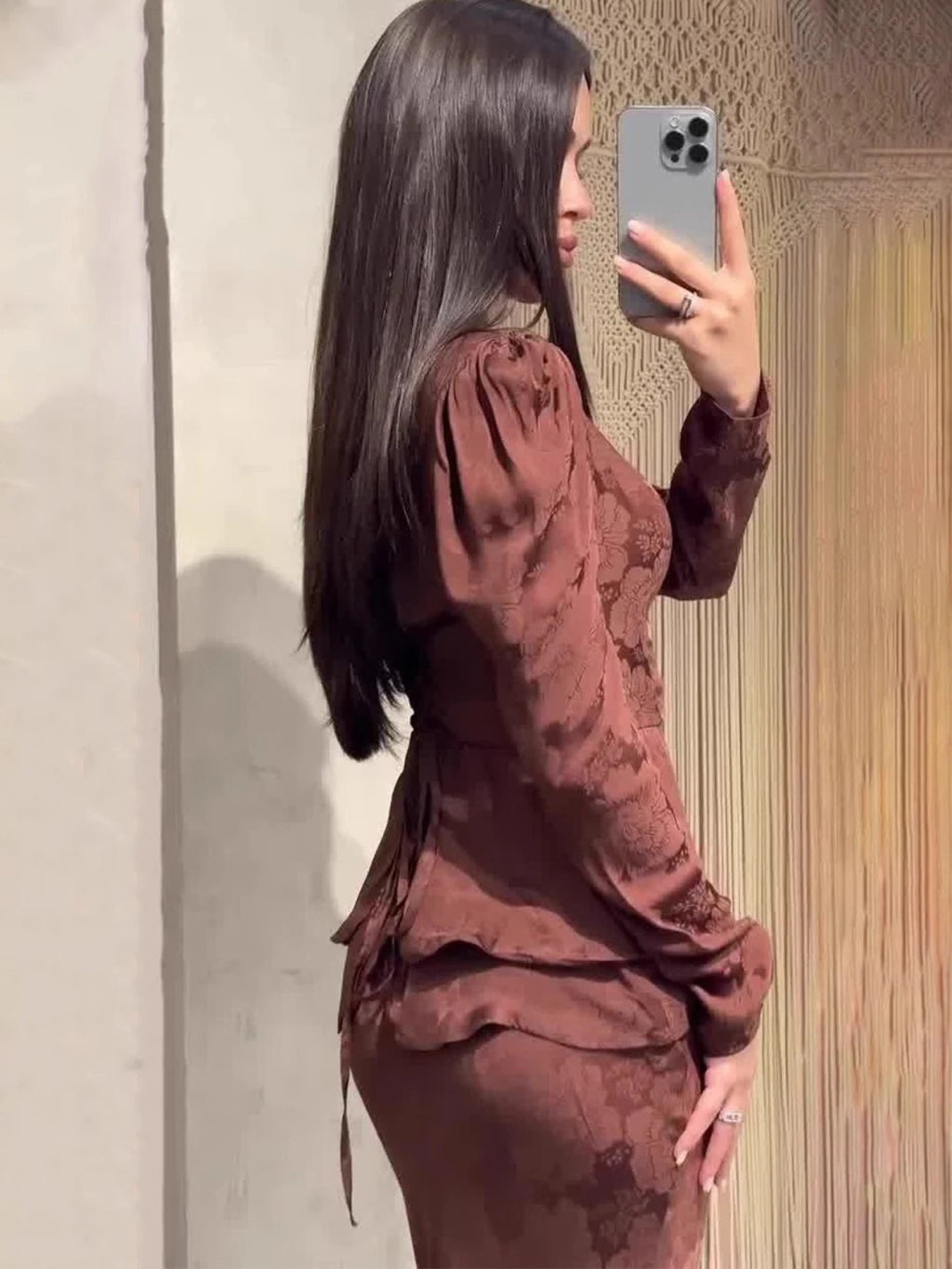 שמלה מיוחדת- שרה