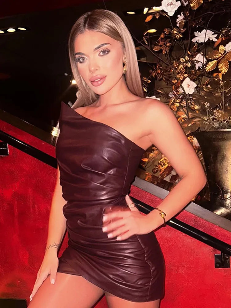 שמלת נשף מהפנטת- לין