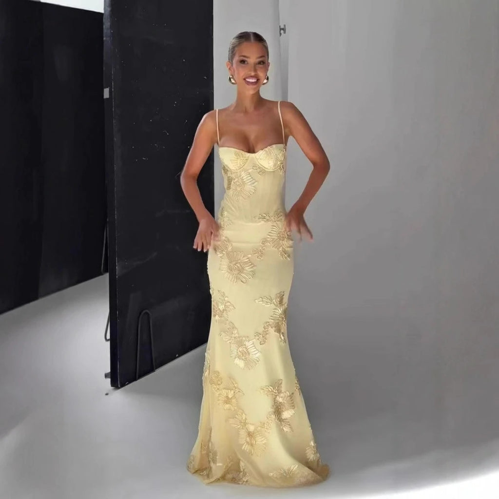 שמלת אירועים מחמיאה- שי