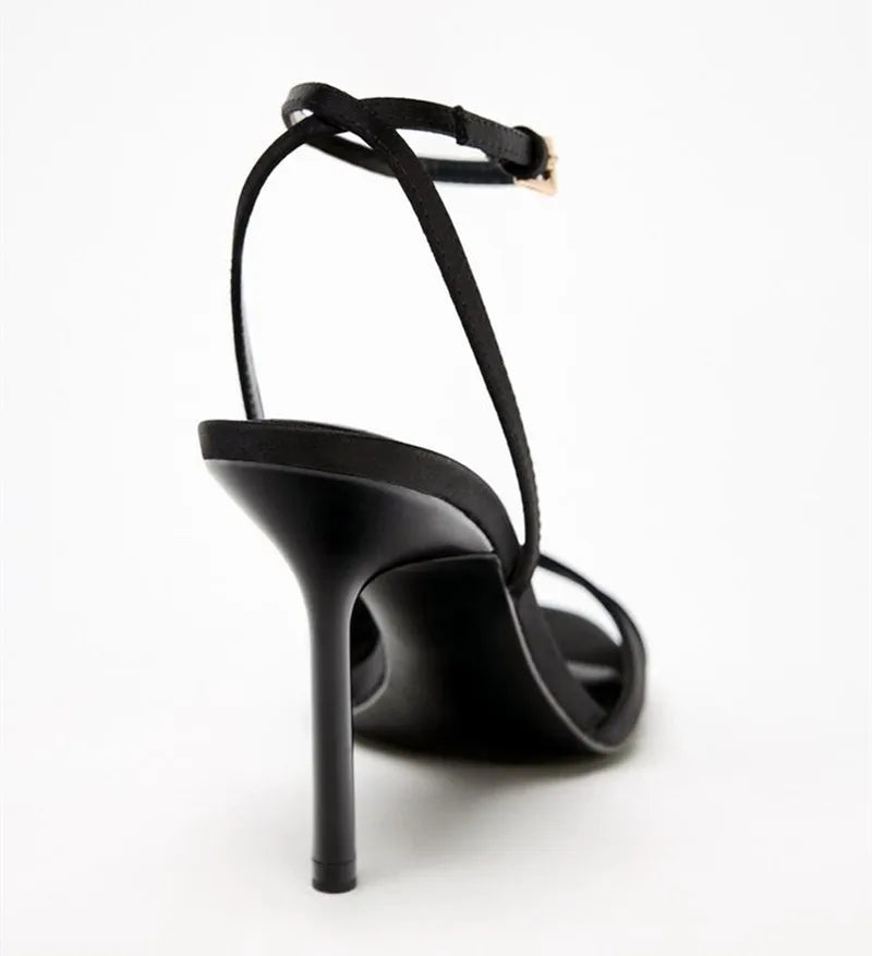 סנדלי סאטן מחמיאות- ליה