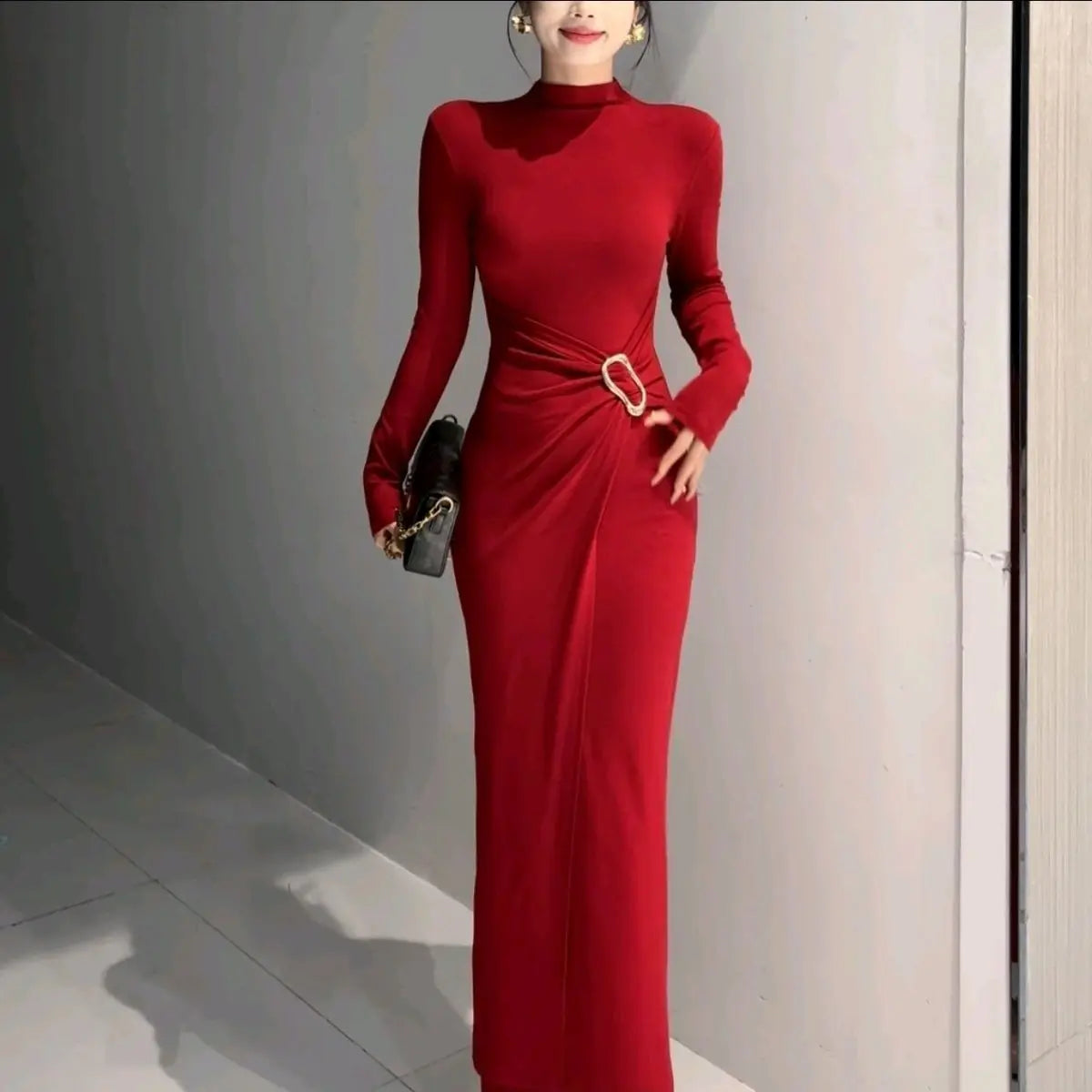 שמלת העונות- שירה