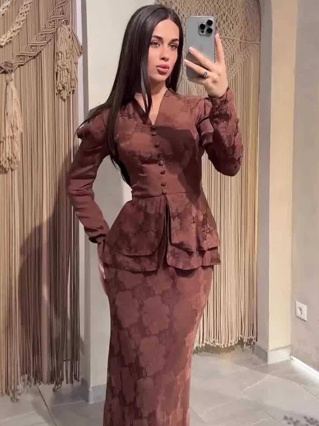 שמלה מיוחדת- שרה