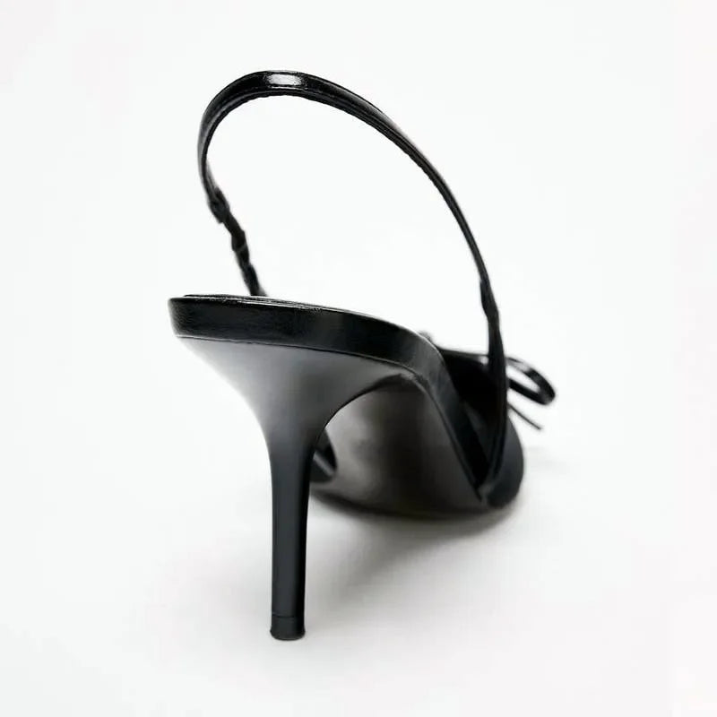 נעלי נוכחות- הילה