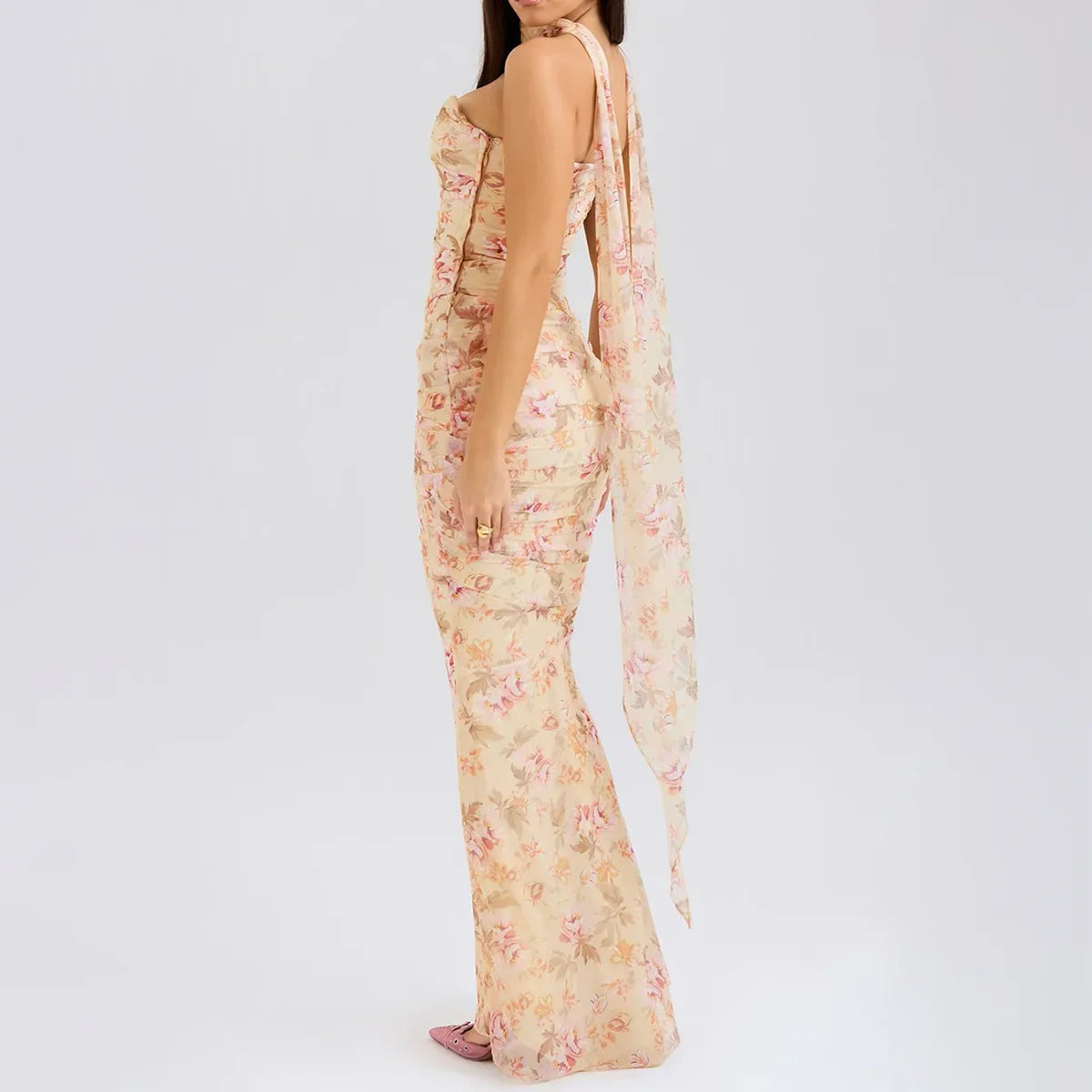 חליפת סטרפלס מחטבת- מיכאלה