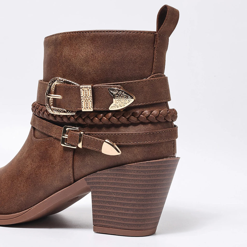 מגפיים למסיבות- לוסי