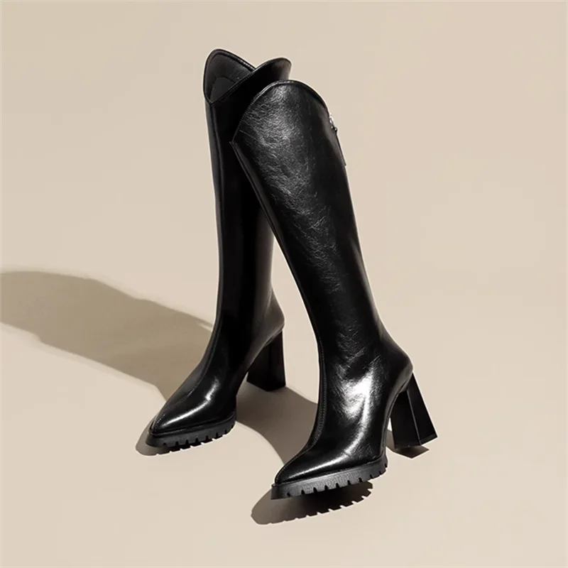 מגפיים מחמיאות- יוליה