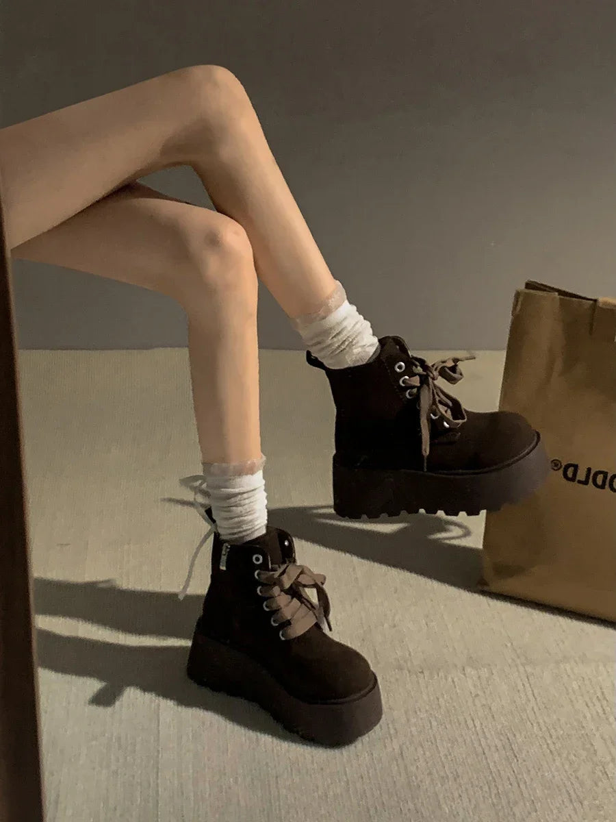 מגפיים מיוחדות- זואי