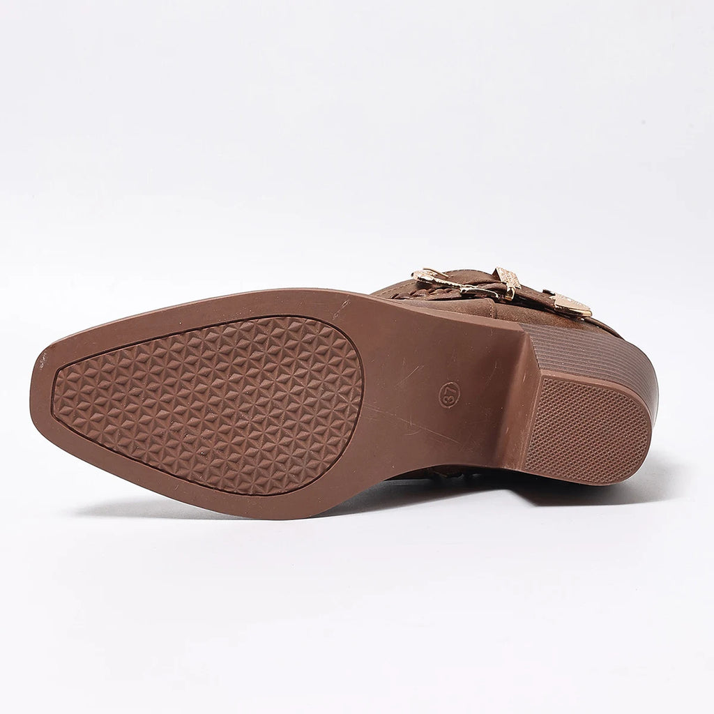 מגפיים למסיבות- לוסי