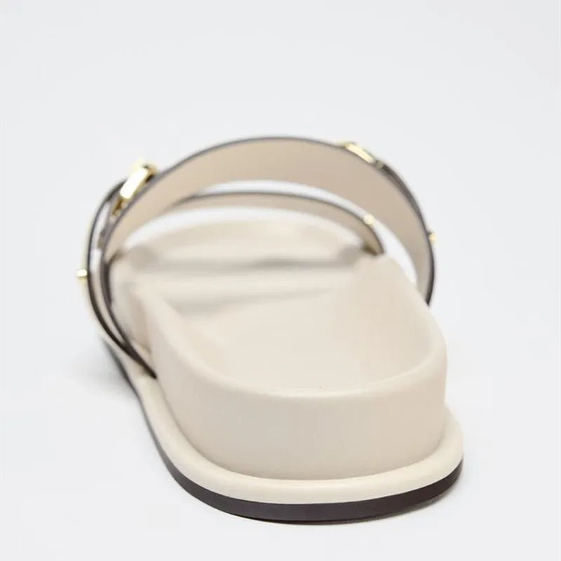 סנדלי נוכחות- שירה