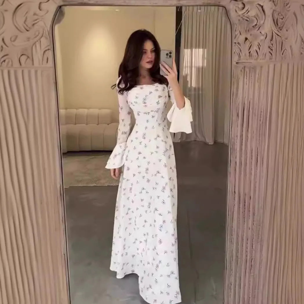 שמלה פרחונית מחמיאה - שובל