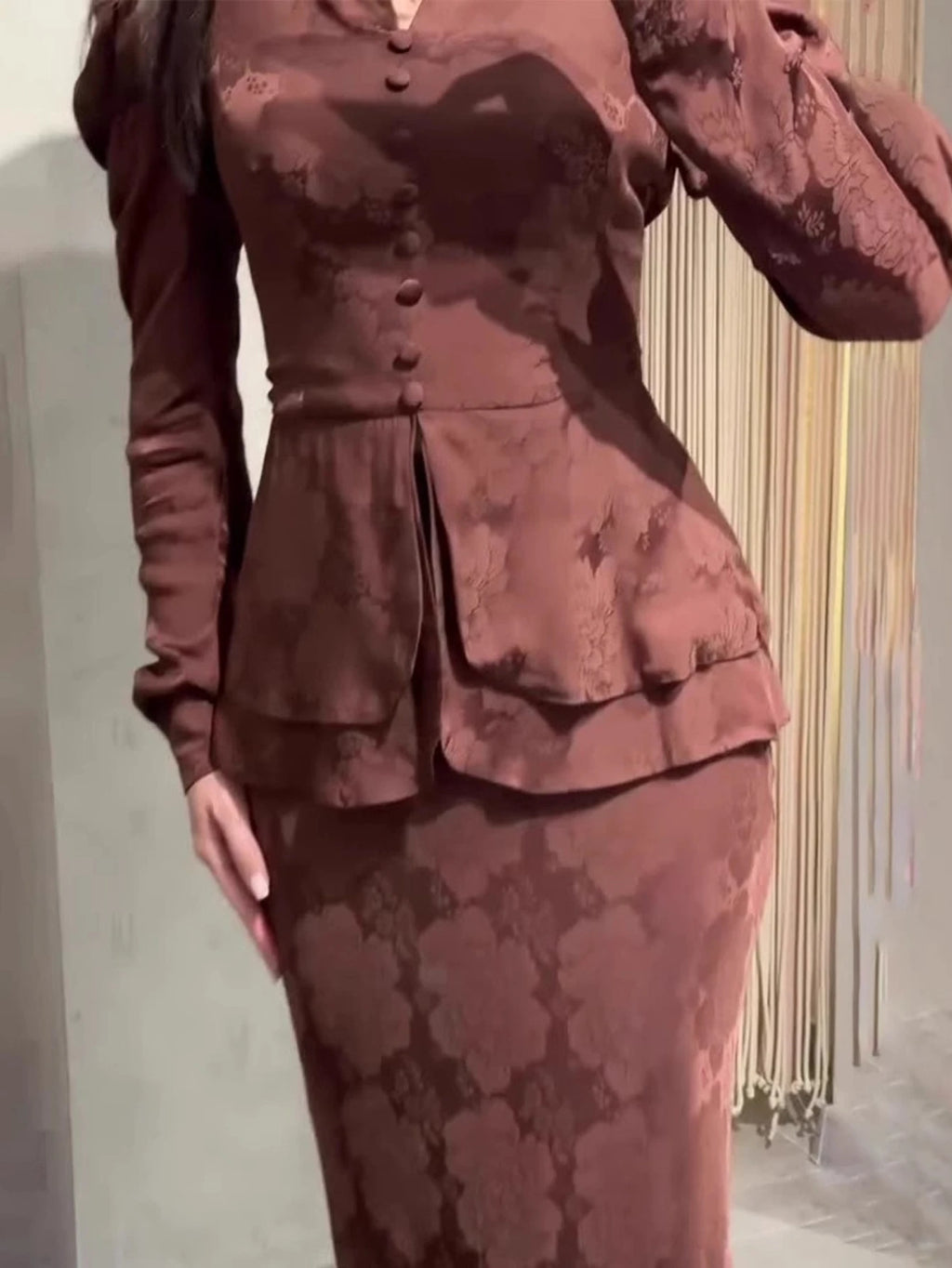 שמלה מיוחדת- שרה